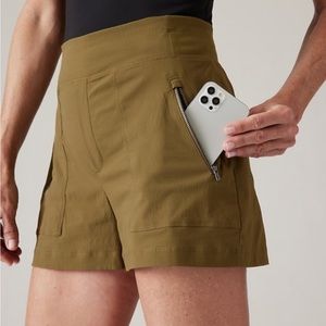 Athleta Trekkie north short